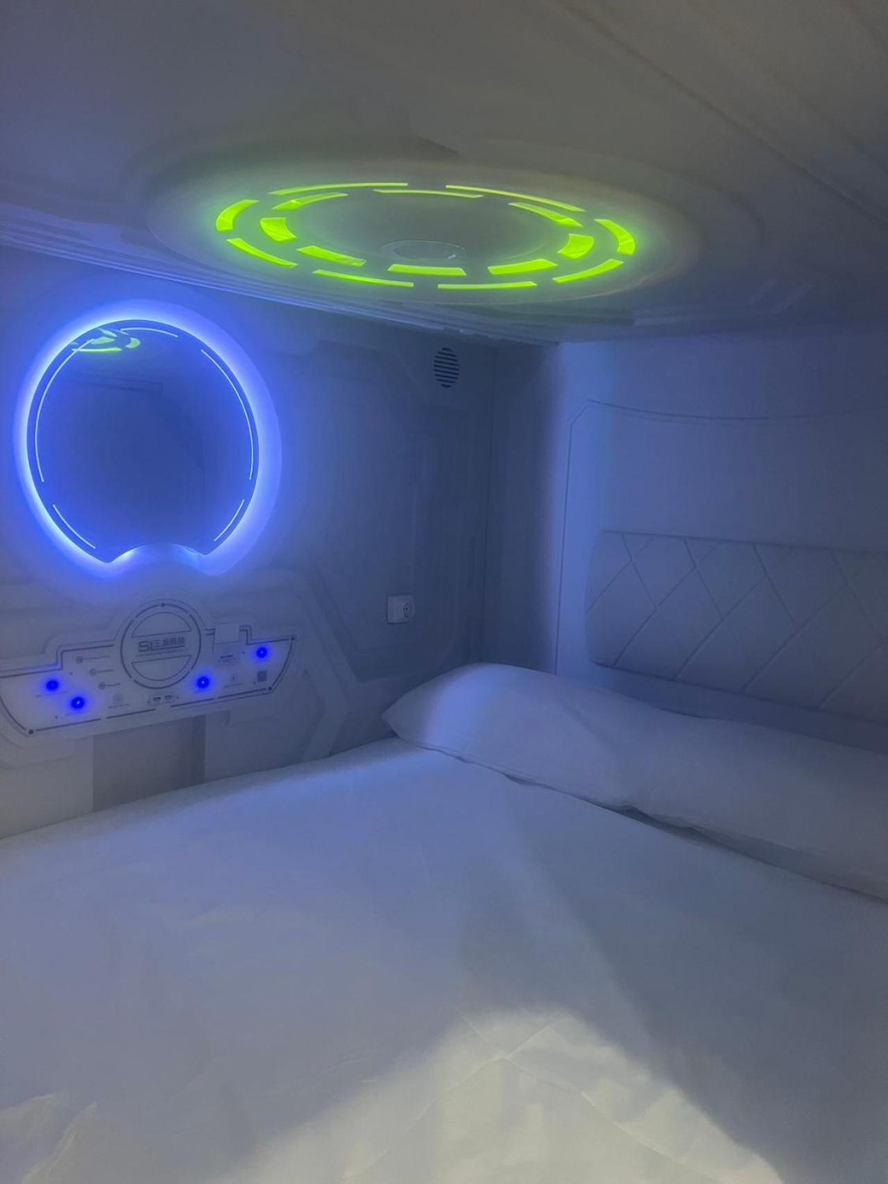 Air Hostel Capsules Airport Gava Luaran gambar